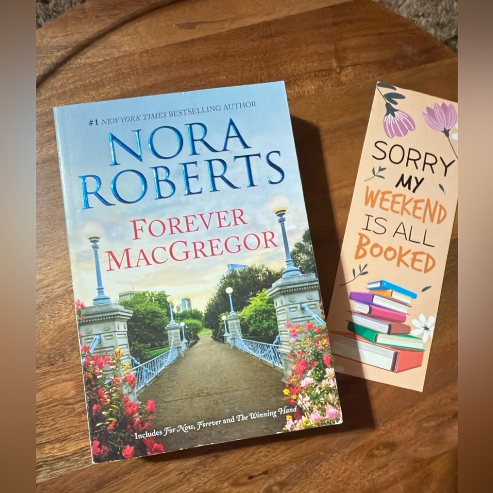 🚨Forever MacGregor Book by Nora Roberts Paperback